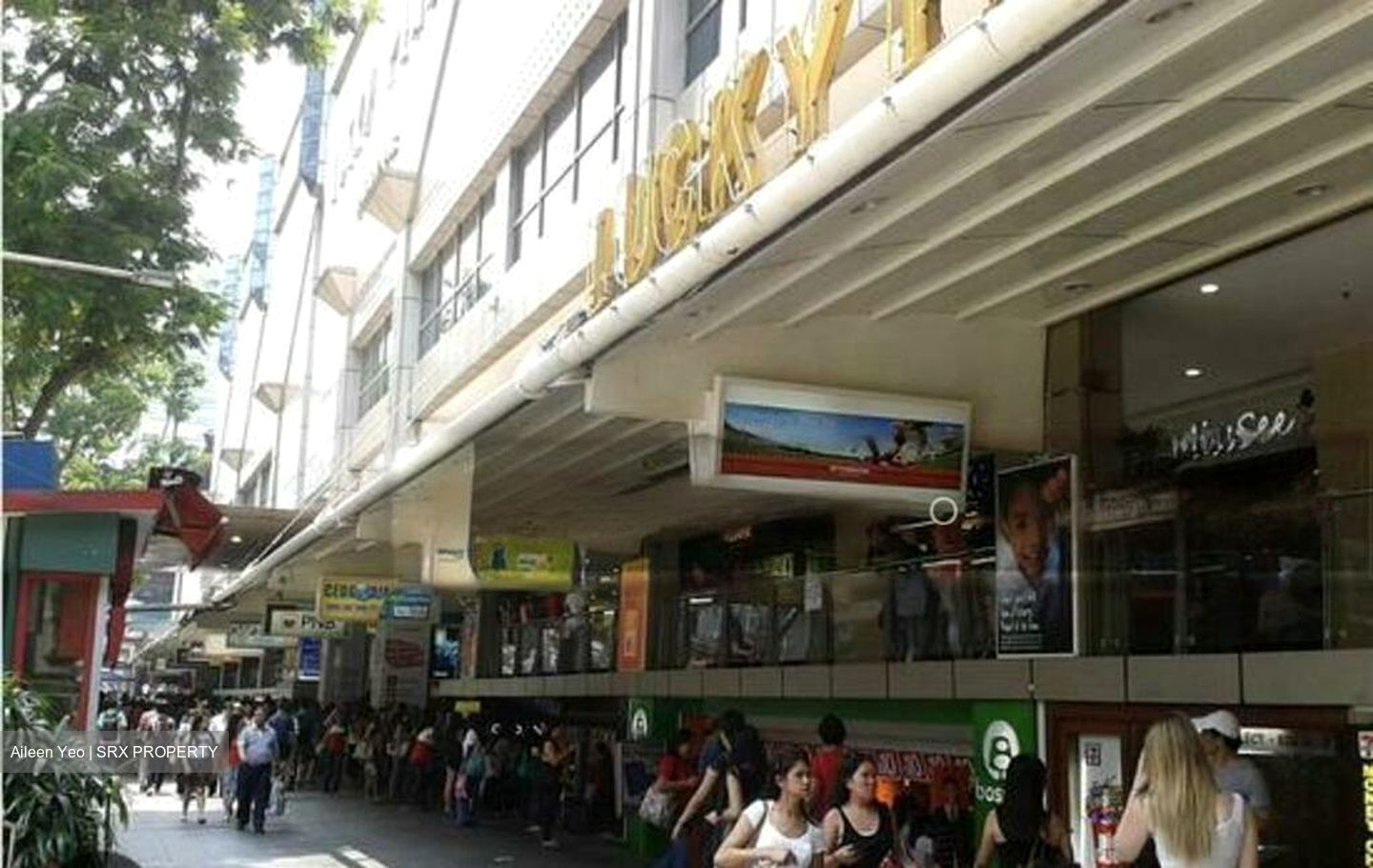 Lucky Plaza (D9), Shop House #501047561